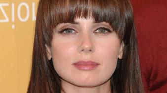 Mia Kirshner Face wallpaper