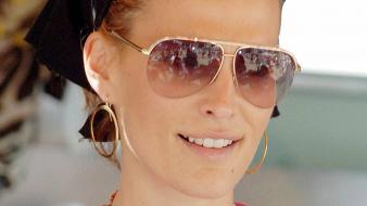 Molly Sims Glasses wallpaper