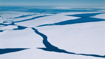 Ice landscapes floating wallpaper