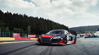 Cars audi r8 lms