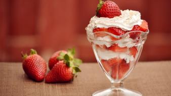 Food desserts cream strawberries