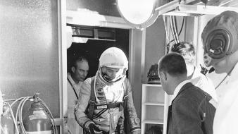 Men monochrome historic cosmonaut aviation old photography wallpaper