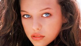 Eyes actresses teen young milla jovovich faces wallpaper