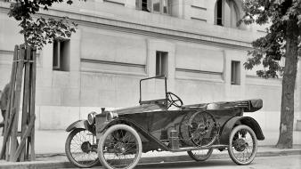 Black and white buildings classic cars grayscale historical wallpaper