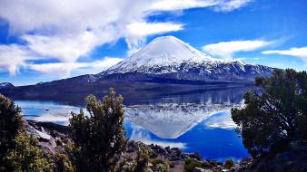 Andes chile lake chungara national park volcano parinacota wallpaper