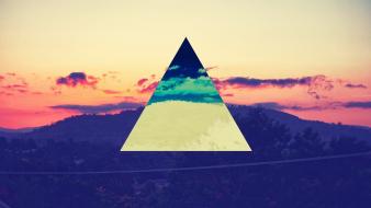 Artwork colors triangles