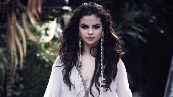 Selena gomez actress singers wallpaper
