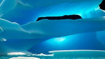 Beautiful iceberg wallpaper