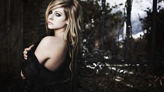 Avril Lavigne Goodbye Lullaby wallpaper